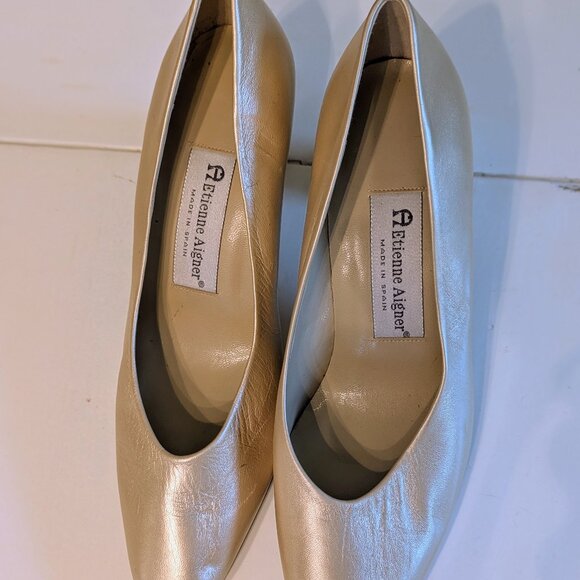 Vintage Gold Aigner Taylor Leather Kitten Heels Size 7.5 - Picture 1 of 8